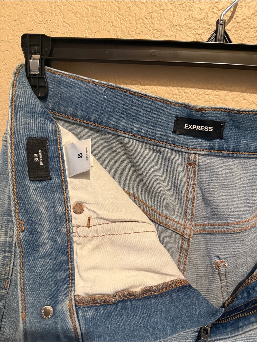 Express Light Blue Ripped Cropped Jeans - Picture 6 of 10